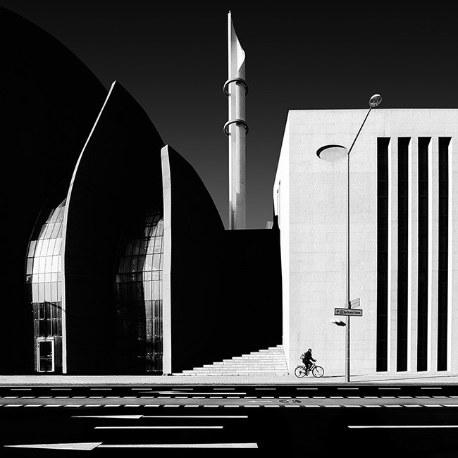 Monochrome Discovery of the Year (Amateur), Mosque by Hans Wichmann (Germany)